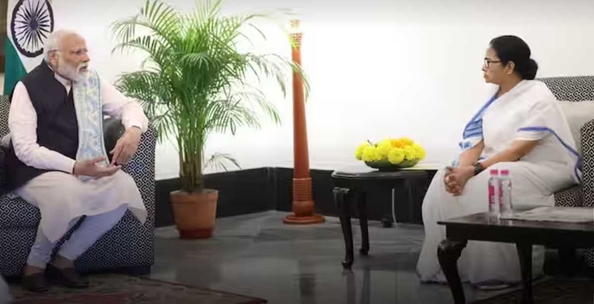 ममता बनर्जी ने पीएम मोदी से की मुलाकात, शिष्टाचार बैठक बताया